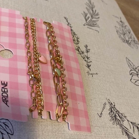 EARING AND BRACELET - Picture 3 of 3